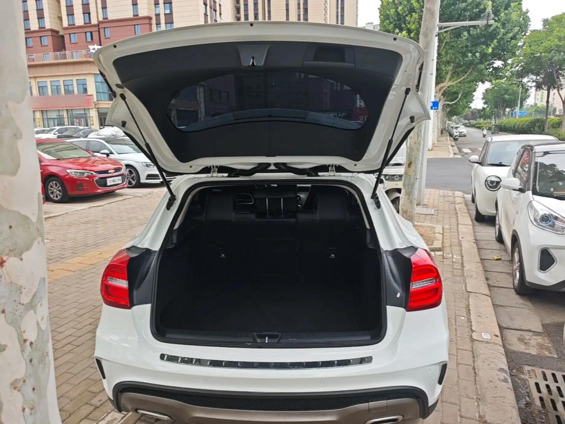 Mercedes-Benz GLA 2016 GLA 200 Fashion Model — миниатюра 22
