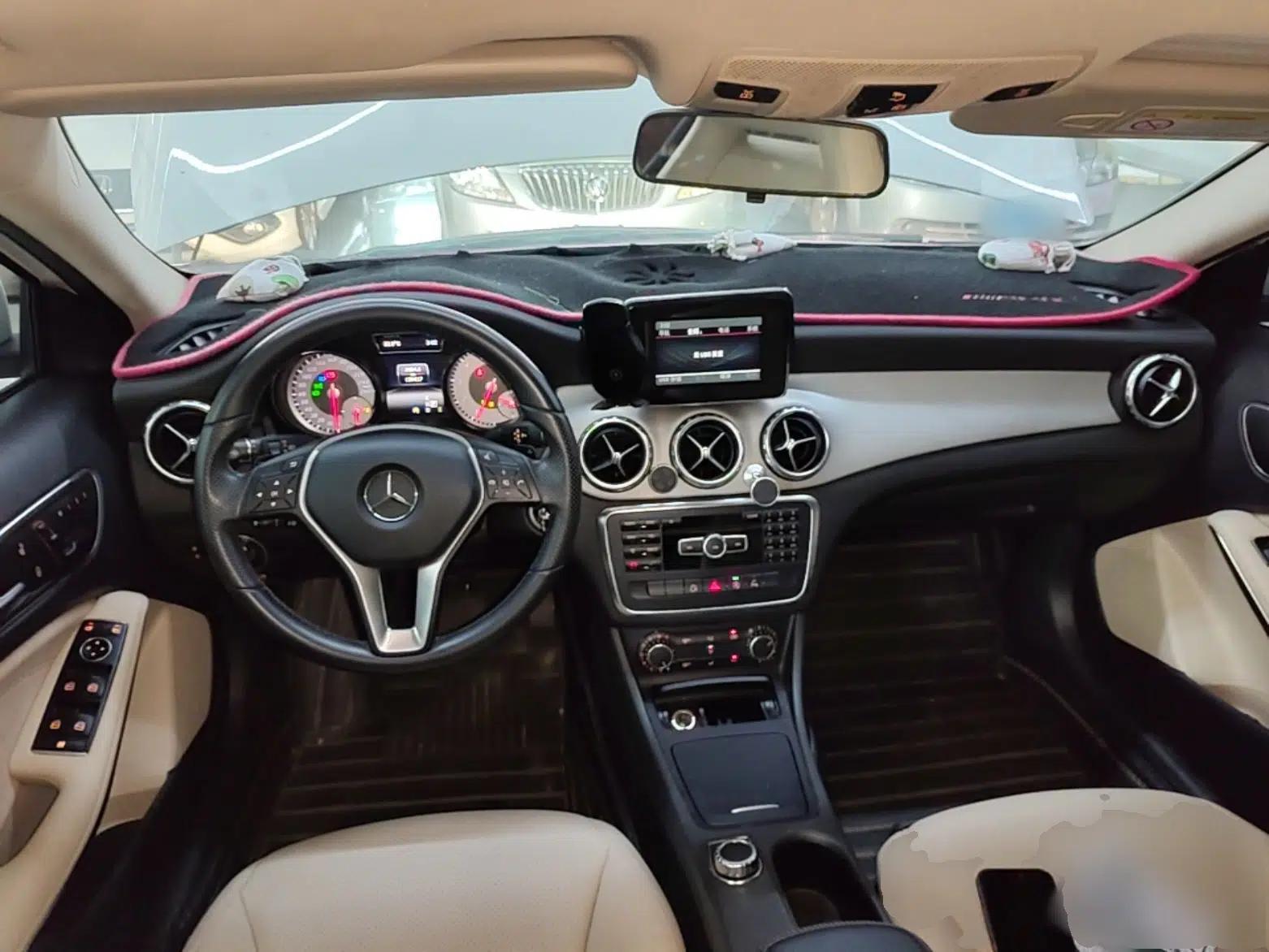 Mercedes-Benz GLA 2015 GLA 200 Fashion Model — миниатюра 12