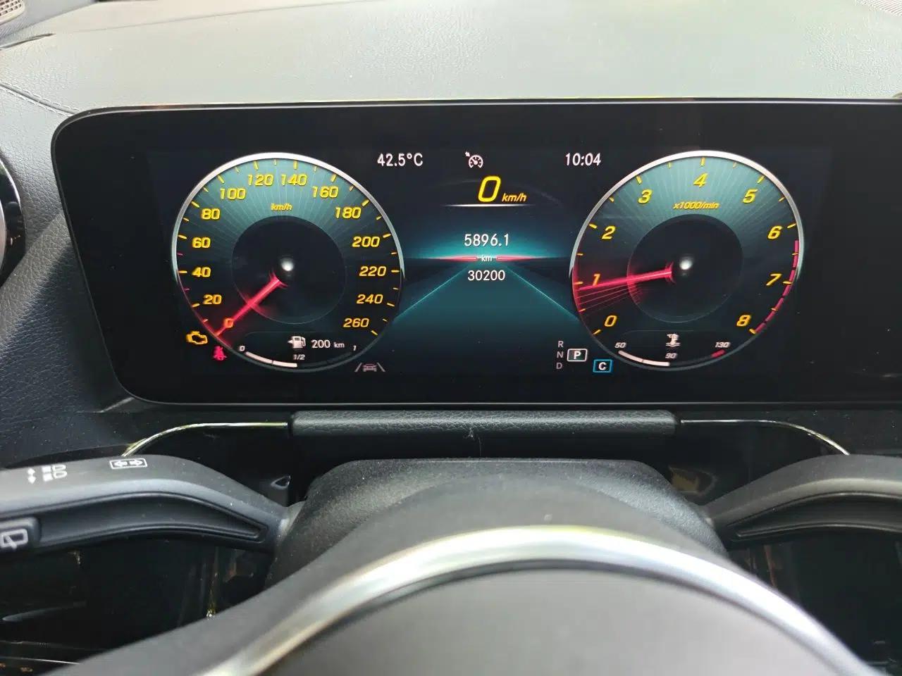 Mercedes-Benz GLA 2022 Second Facelift GLA 200 — миниатюра 11