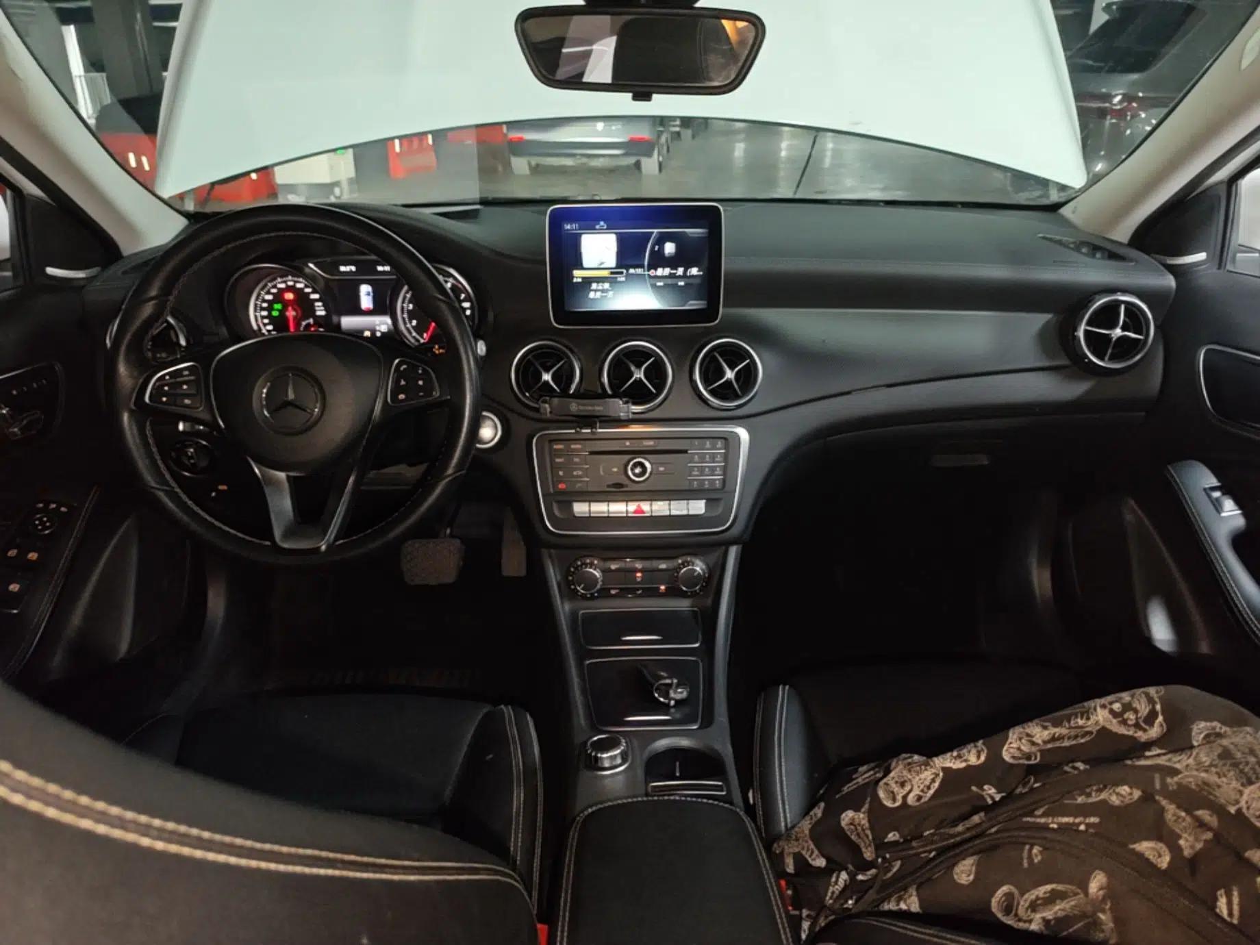 Mercedes-Benz GLA 2017 GLA 200 Fashion Model — миниатюра 12