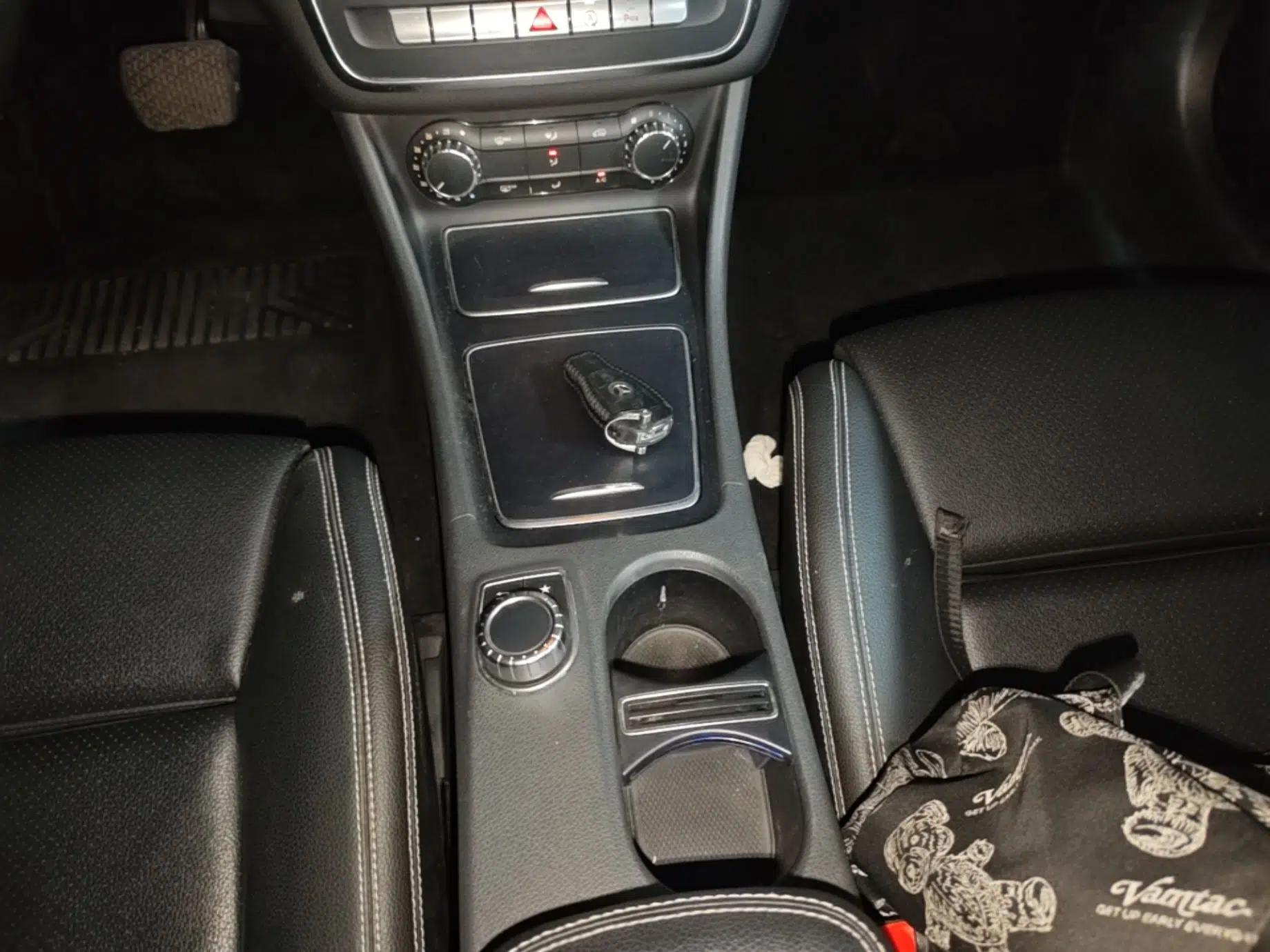 Mercedes-Benz GLA 2017 GLA 200 Fashion Model — миниатюра 16