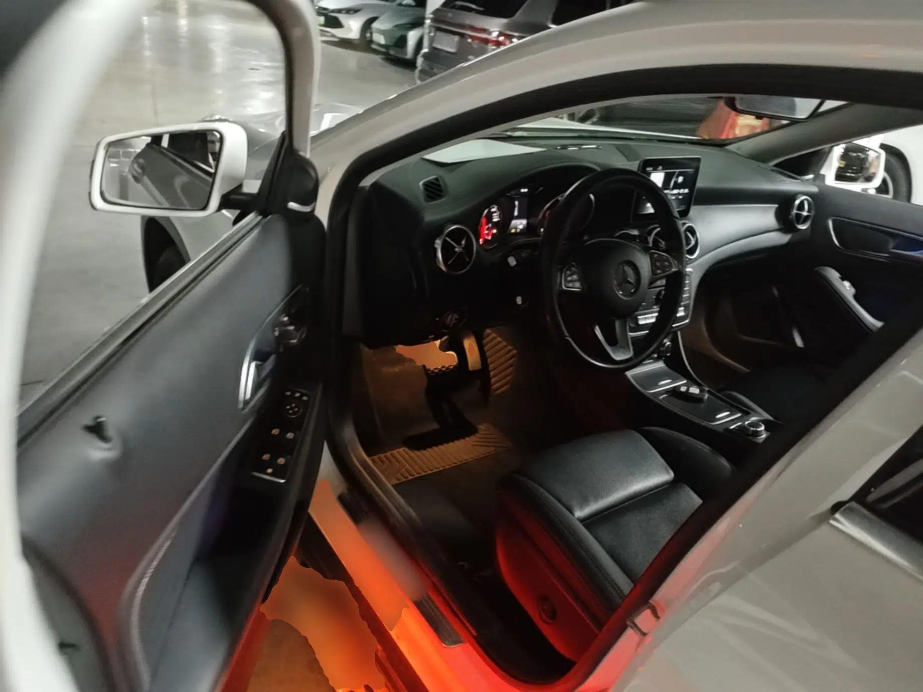 Mercedes-Benz GLA 2017 GLA 200 Fashion Model — миниатюра 18