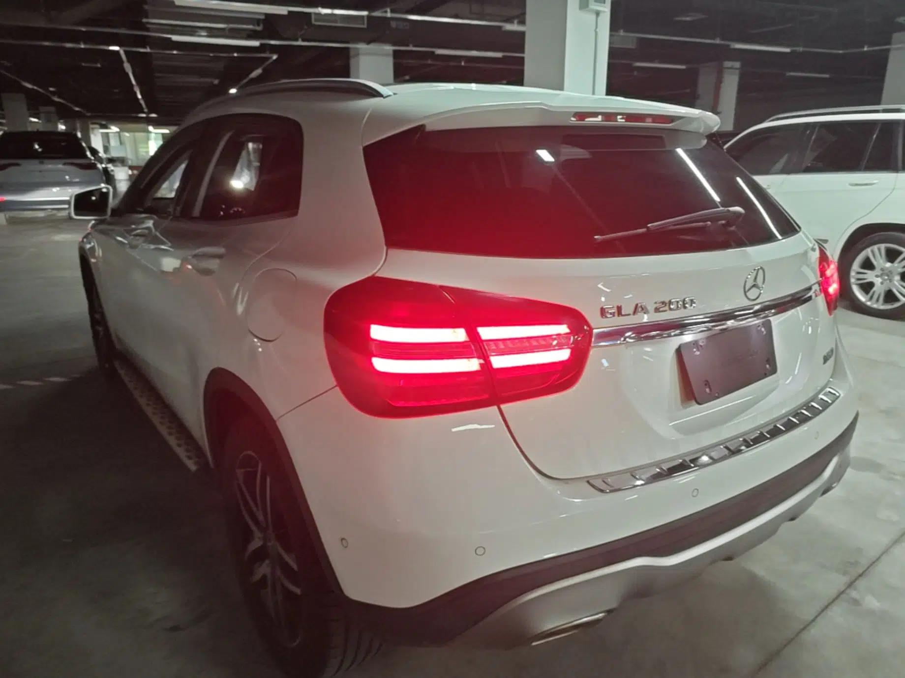 Mercedes-Benz GLA 2017 GLA 200 Fashion Model — миниатюра 4