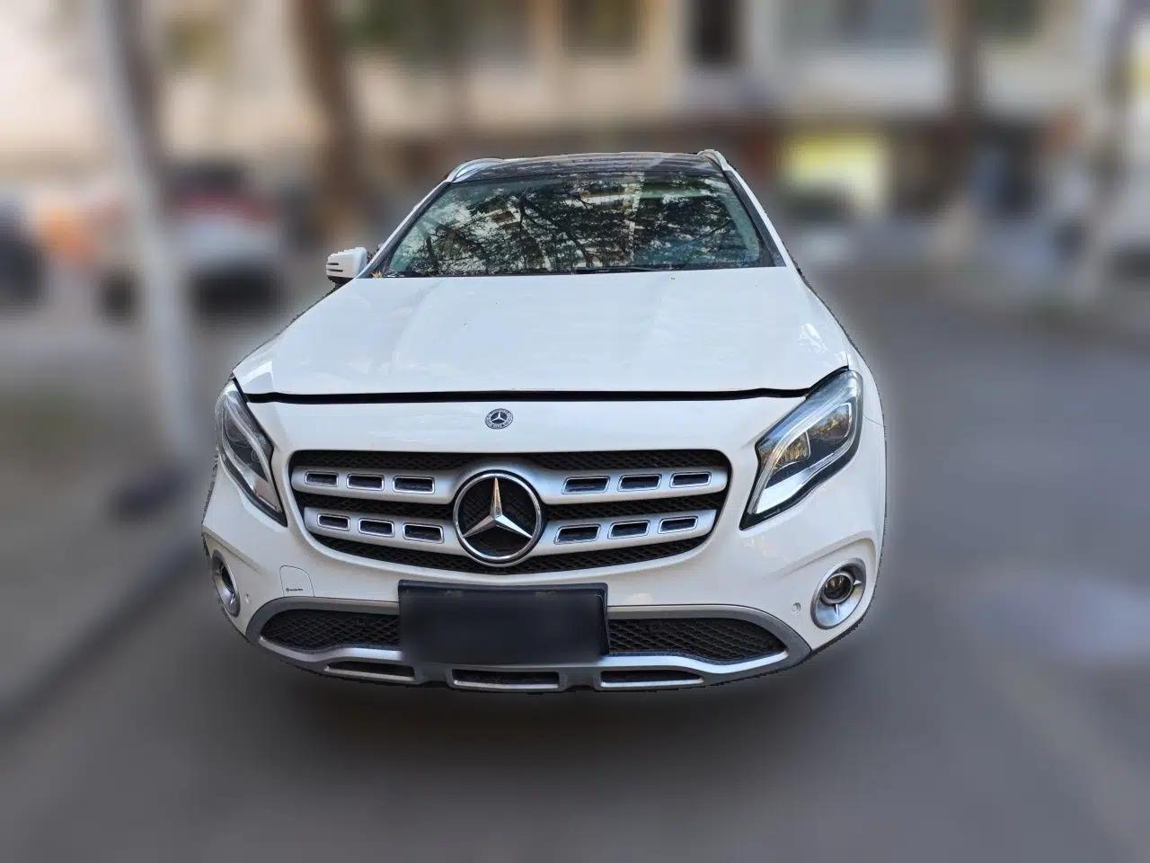 Mercedes-Benz GLA 2017 GLA 220 4MATIC Fashion Model — миниатюра 2