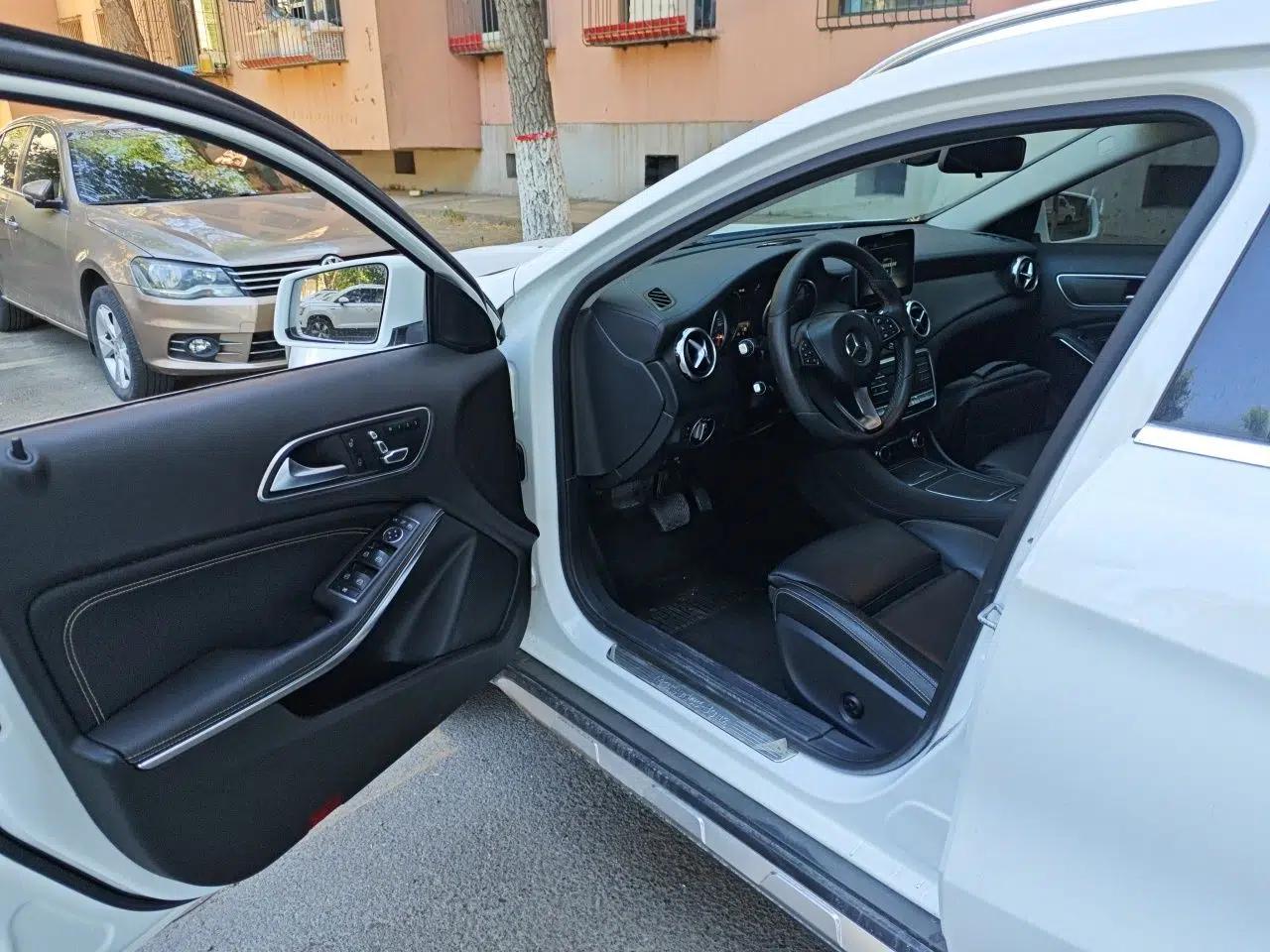 Mercedes-Benz GLA 2017 GLA 220 4MATIC Fashion Model — миниатюра 16