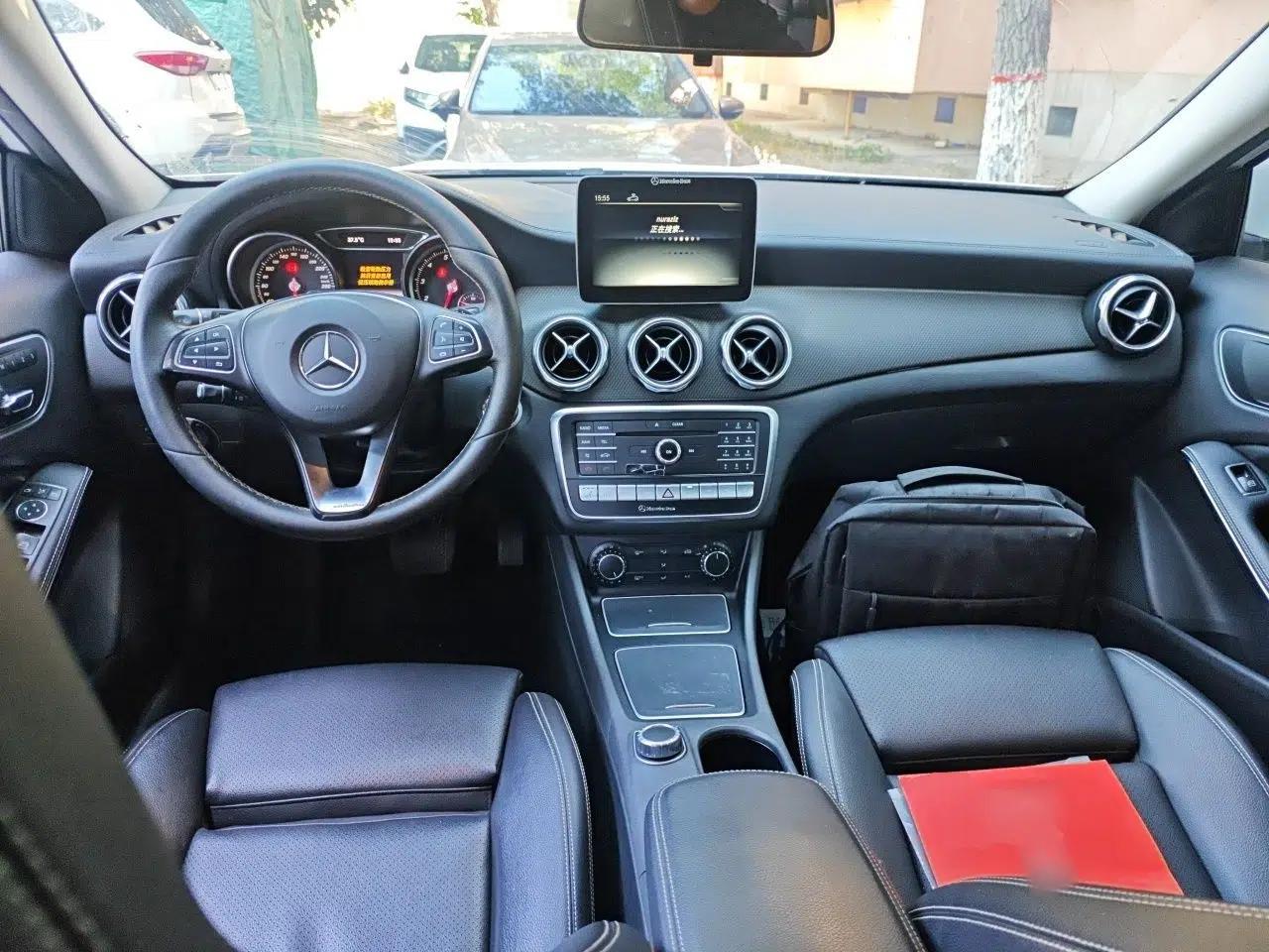 Mercedes-Benz GLA 2017 GLA 220 4MATIC Fashion Model — миниатюра 9