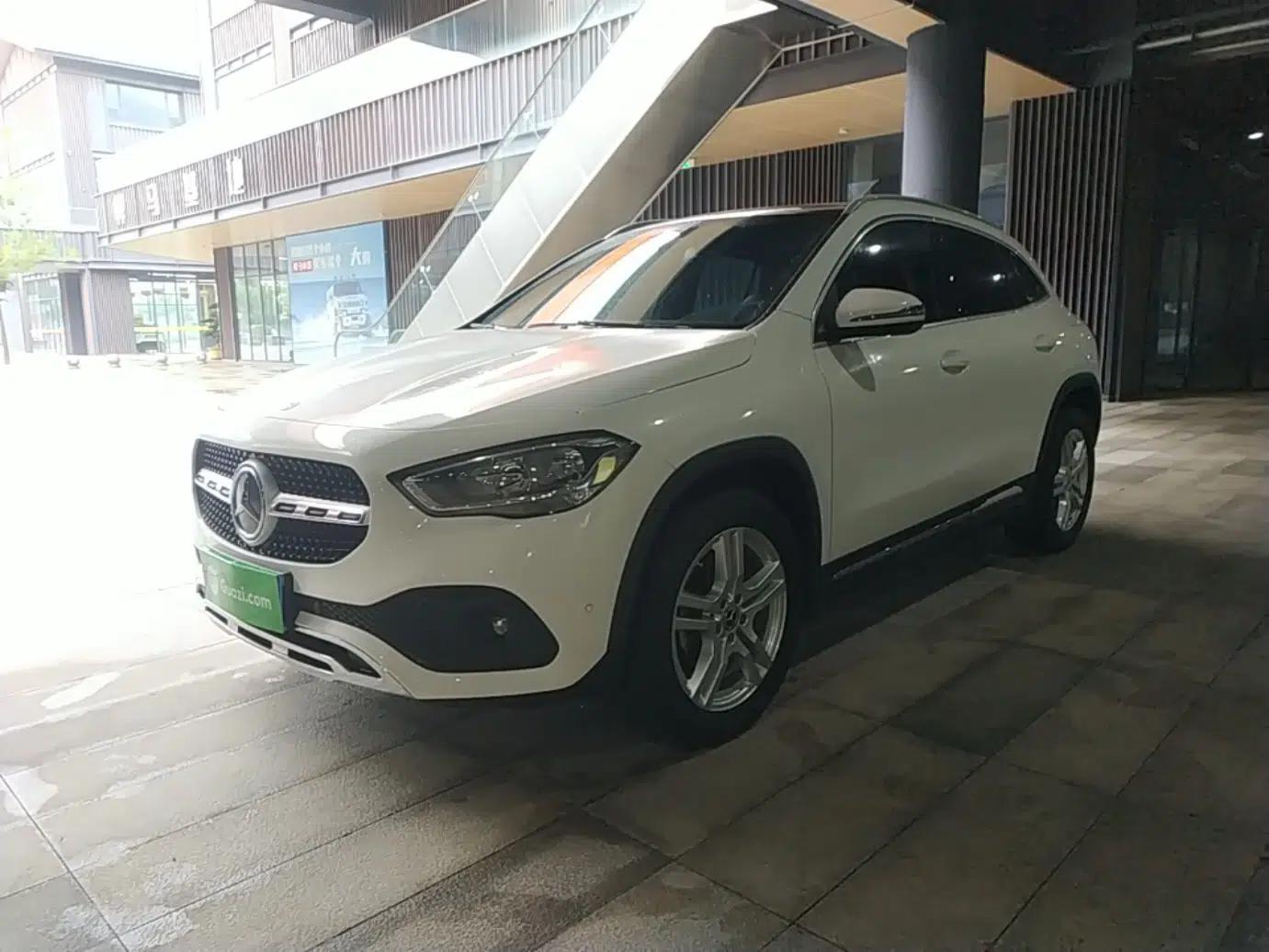 Mercedes-Benz GLA 2020 GLA 180 — миниатюра 1