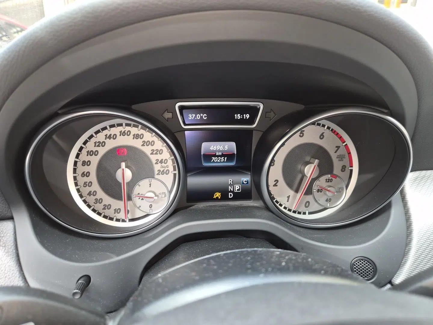 Mercedes-Benz GLA 2016 GLA 200 Fashion Model — миниатюра 11