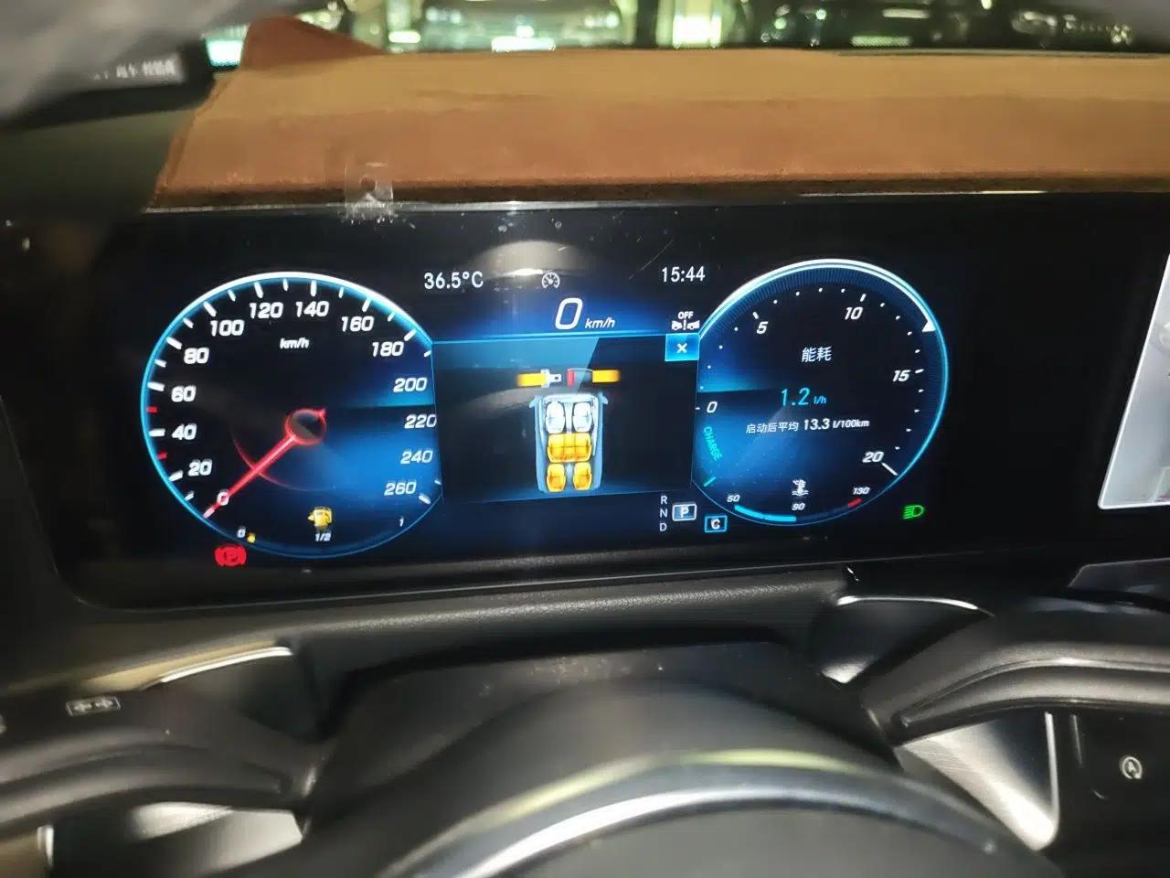 Mercedes-Benz GLB 2023 GLB 200 Fashion Model — миниатюра 11