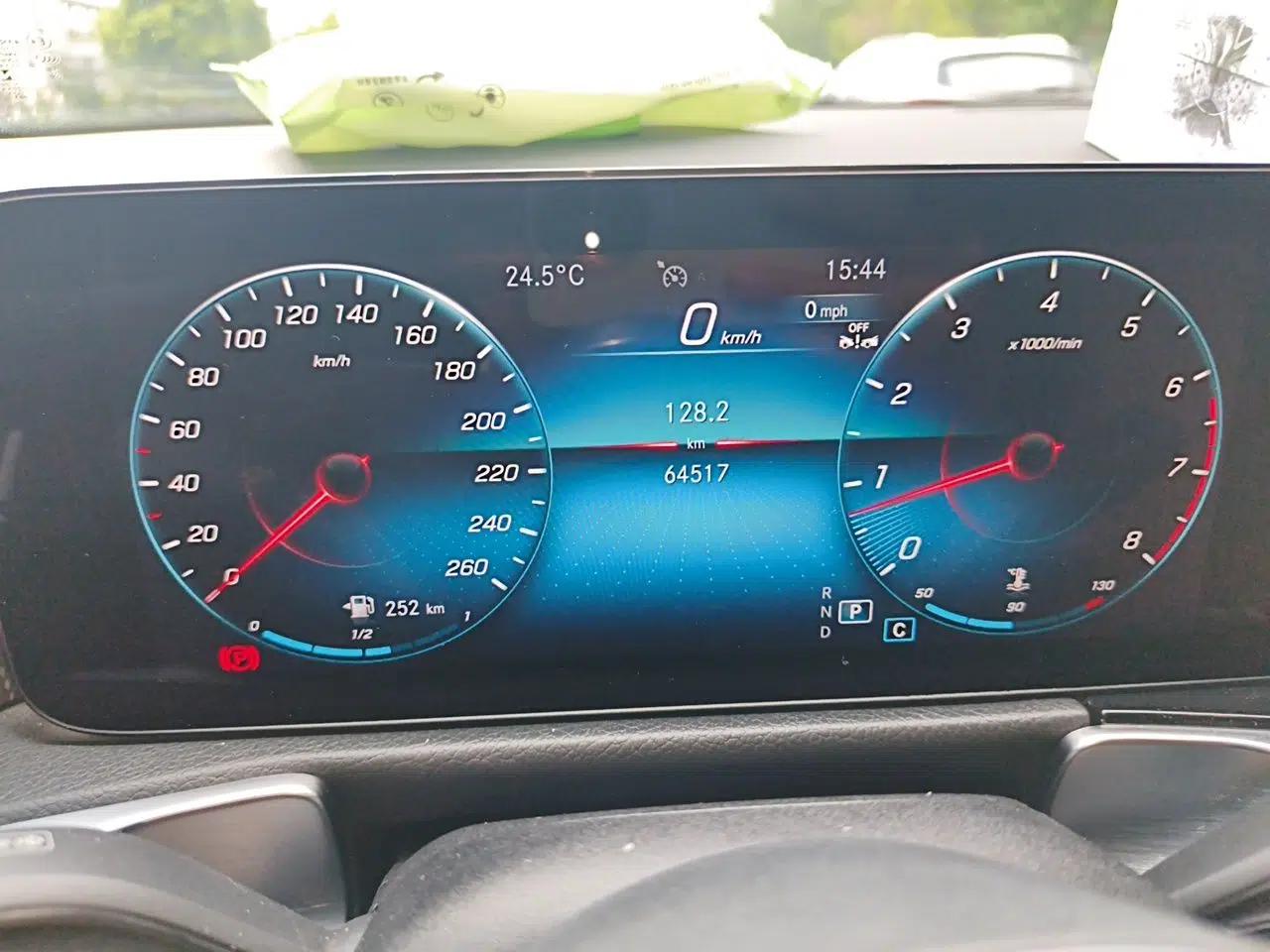 Mercedes-Benz GLB 2023 GLB 220 Fashion Model — миниатюра 12