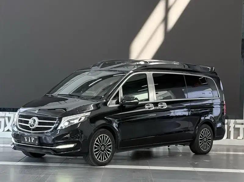 Mercedes-Benz V-Class 2018 V 260 L Premium Extended Edition (China V Emission Standard) — миниатюра 1