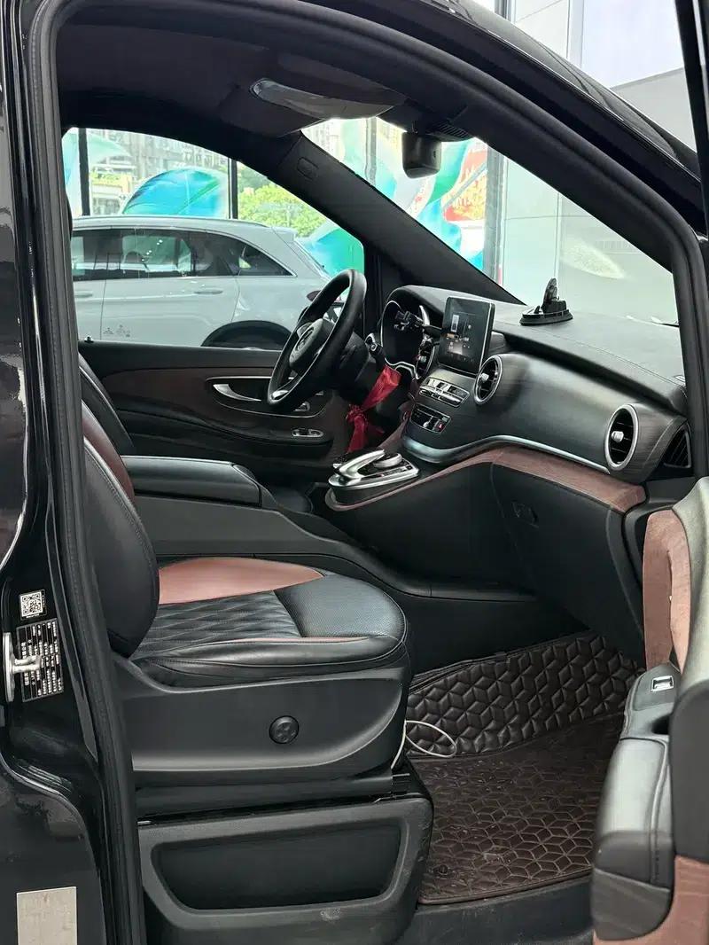 Mercedes-Benz V-Class 2018 V 260 L Premium Extended Edition (China V Emission Standard) — миниатюра 16