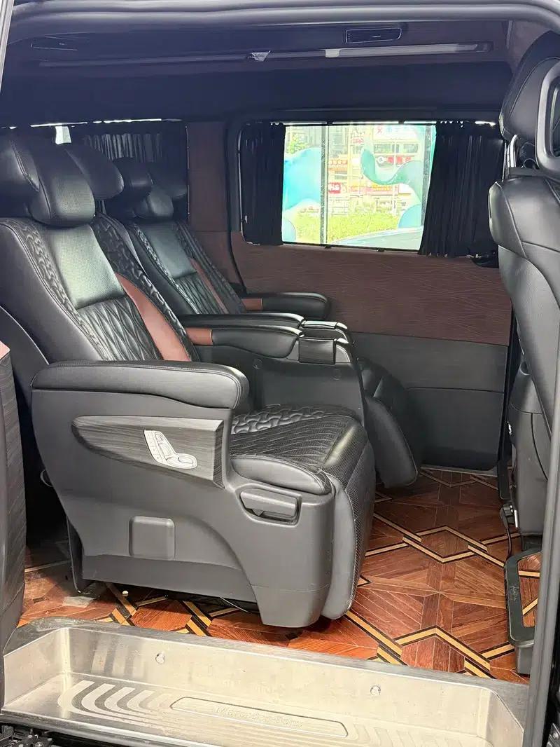 Mercedes-Benz V-Class 2018 V 260 L Premium Extended Edition (China V Emission Standard) — миниатюра 17
