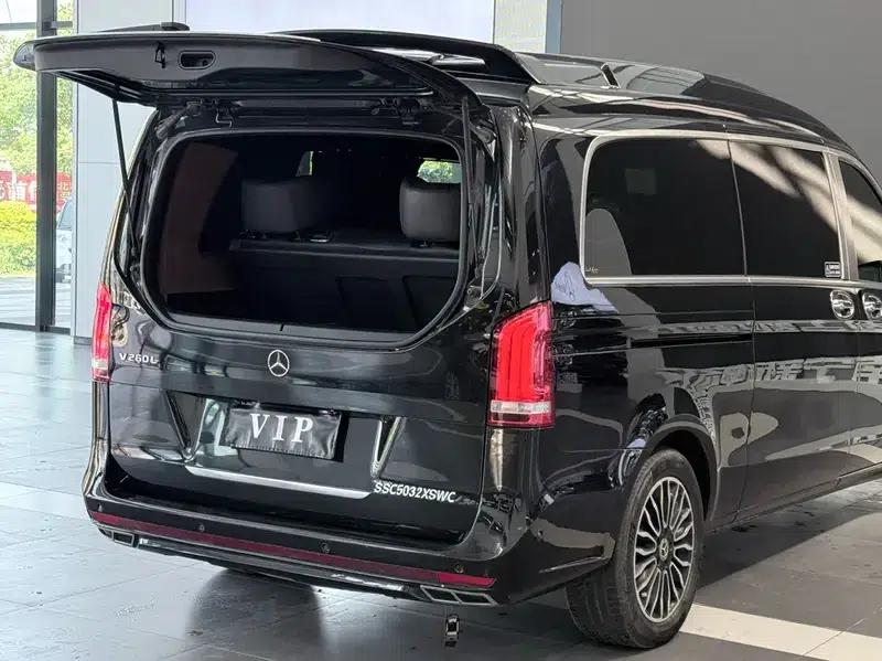 Mercedes-Benz V-Class 2018 V 260 L Premium Extended Edition (China V Emission Standard) — миниатюра 4