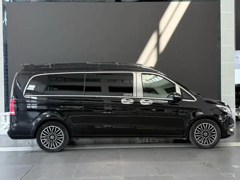 Mercedes-Benz V-Class 2018 V 260 L Premium Extended Edition (China V Emission Standard) — миниатюра 5