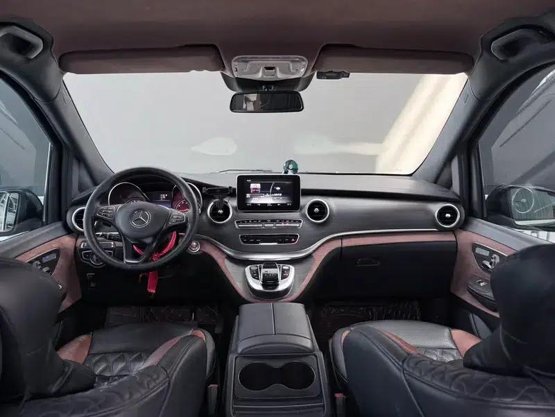 Mercedes-Benz V-Class 2018 V 260 L Premium Extended Edition (China V Emission Standard) — миниатюра 10