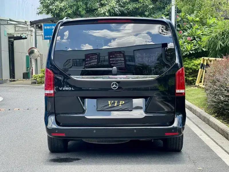 Mercedes-Benz V-Class 2018 V 260 L Premium Extended Edition (China V Emission Standard) — миниатюра 4