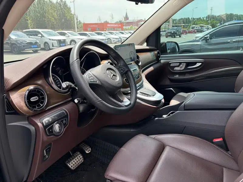Mercedes-Benz V-Class 2022 V 260 L Long Wheelbase Luxury Edition — миниатюра 8