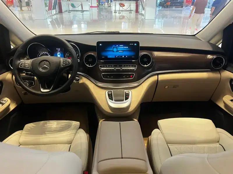 Mercedes-Benz V-Class 2022 V 260 Navigator Edition — миниатюра 11