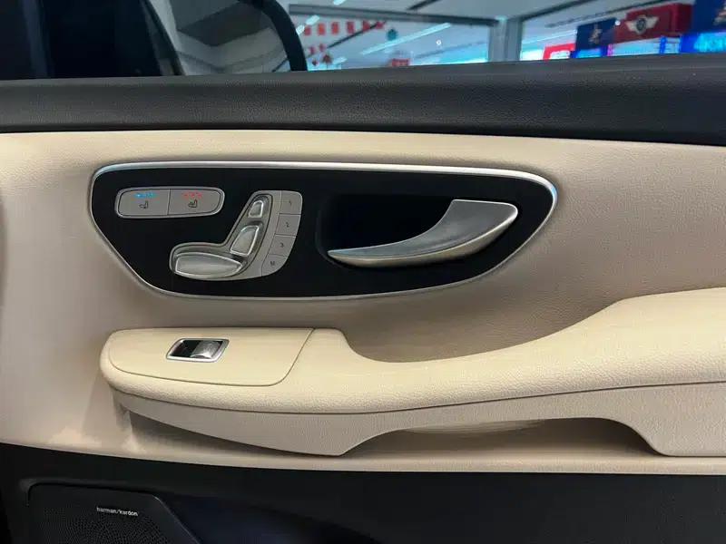 Mercedes-Benz V-Class 2022 V 260 Navigator Edition — миниатюра 13