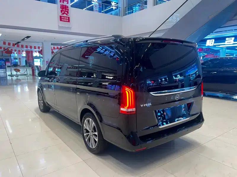 Mercedes-Benz V-Class 2022 V 260 Navigator Edition — миниатюра 4