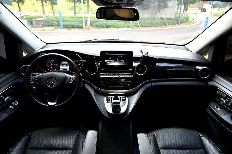 Mercedes-Benz V-Class 2018 V 260 Navigator Edition (China VI Emission Standard) — миниатюра 11