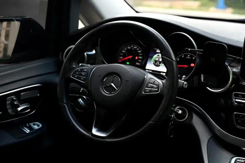 Mercedes-Benz V-Class 2018 V 260 Navigator Edition (China VI Emission Standard) — миниатюра 12