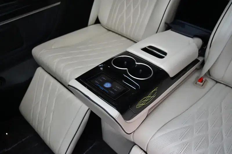 Mercedes-Benz V-Class 2018 V 260 Navigator Edition (China VI Emission Standard) — миниатюра 20