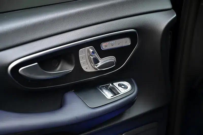 Mercedes-Benz V-Class 2018 V 260 Navigator Edition (China VI Emission Standard) — миниатюра 9