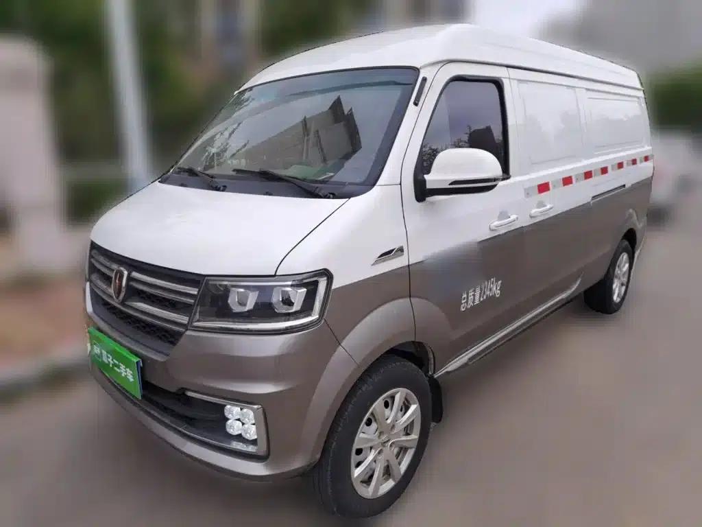 New Hiace S 2023 1.5L Wealth Edition Van (2/5 Seats) with Air Conditioning SWC15M — миниатюра 2
