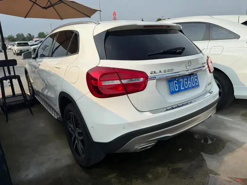 2016 Mercedes-Benz GLA 220 4MATIC Fashion Edition — миниатюра 3