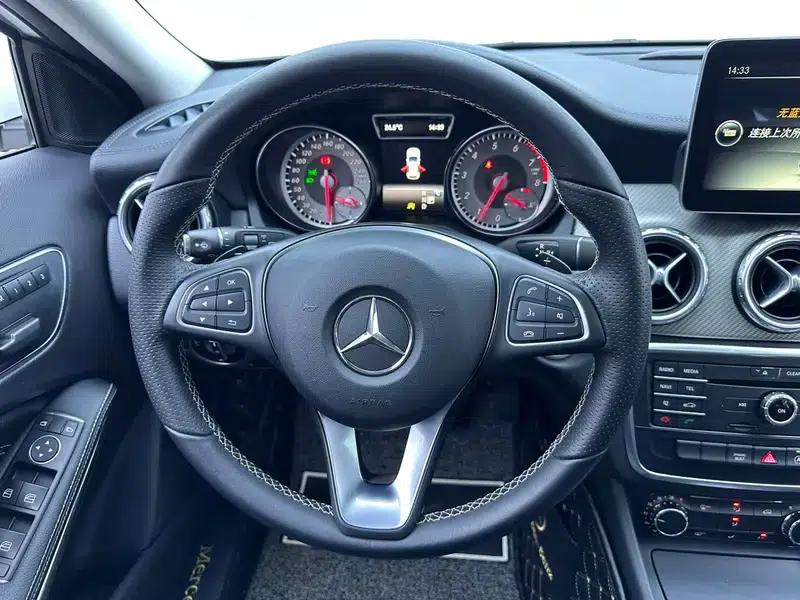 2017 Mercedes-Benz GLA 200 Fashion Edition — миниатюра 11