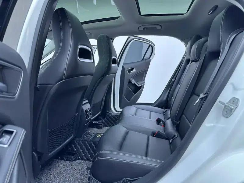 2017 Mercedes-Benz GLA 200 Fashion Edition — миниатюра 14