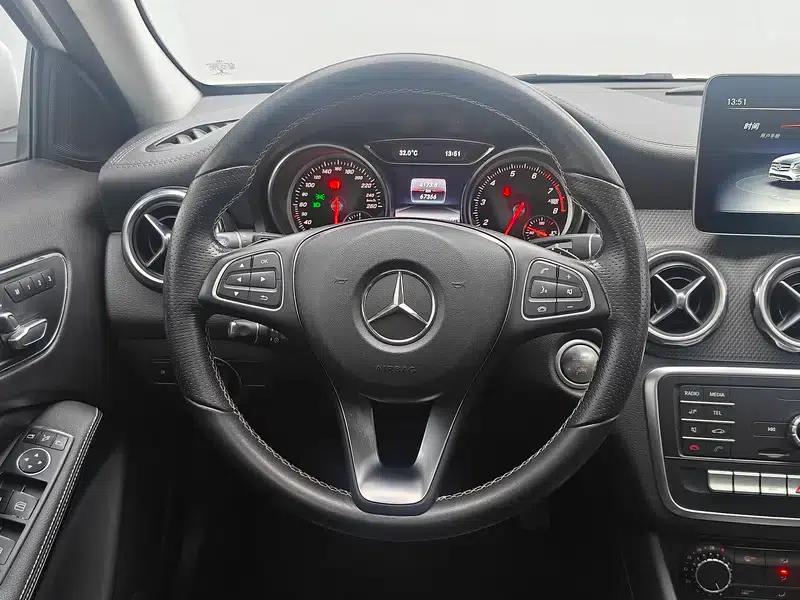 2018 Mercedes-Benz GLA 200 Fashion Edition — миниатюра 16