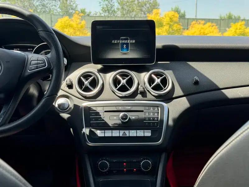 2017 Mercedes-Benz GLA 200 Dynamic — миниатюра 12