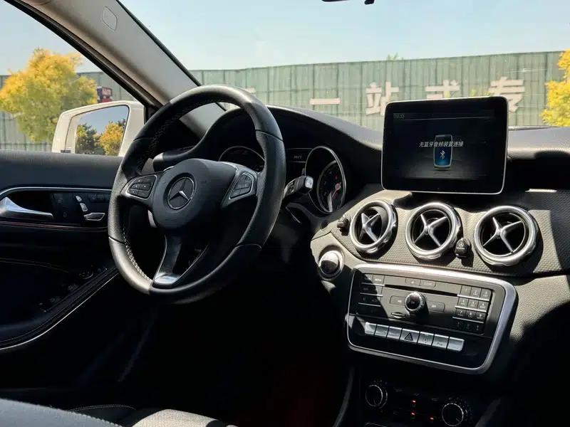 2017 Mercedes-Benz GLA 200 Dynamic — миниатюра 17