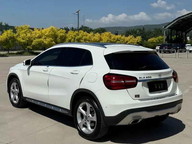 2017 Mercedes-Benz GLA 200 Dynamic — миниатюра 4