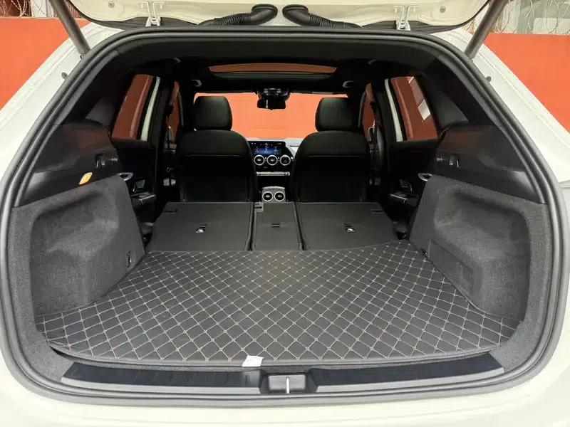 2024 Mercedes-Benz GLA 200 — миниатюра 11