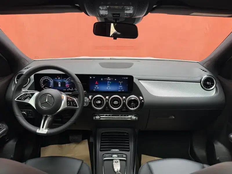 2024 Mercedes-Benz GLA 200 — миниатюра 7