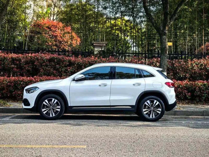 2023 Mercedes-Benz GLA 220 — миниатюра 3