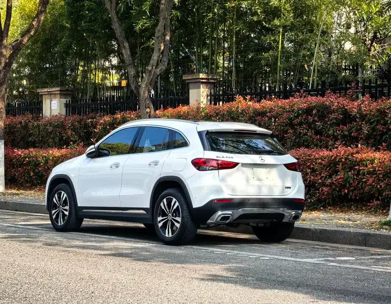 2023 Mercedes-Benz GLA 220 — миниатюра 4