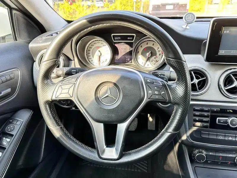 Mercedes-Benz GLA (Imported) 2015 GLA 200 — миниатюра 14
