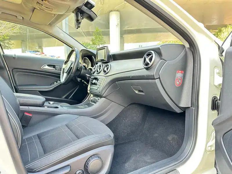Mercedes-Benz GLA (Imported) 2015 GLA 200 — миниатюра 10