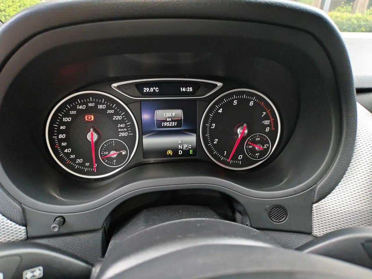 Mercedes-Benz B-Class 2015 B 200 Sport Edition — миниатюра 11