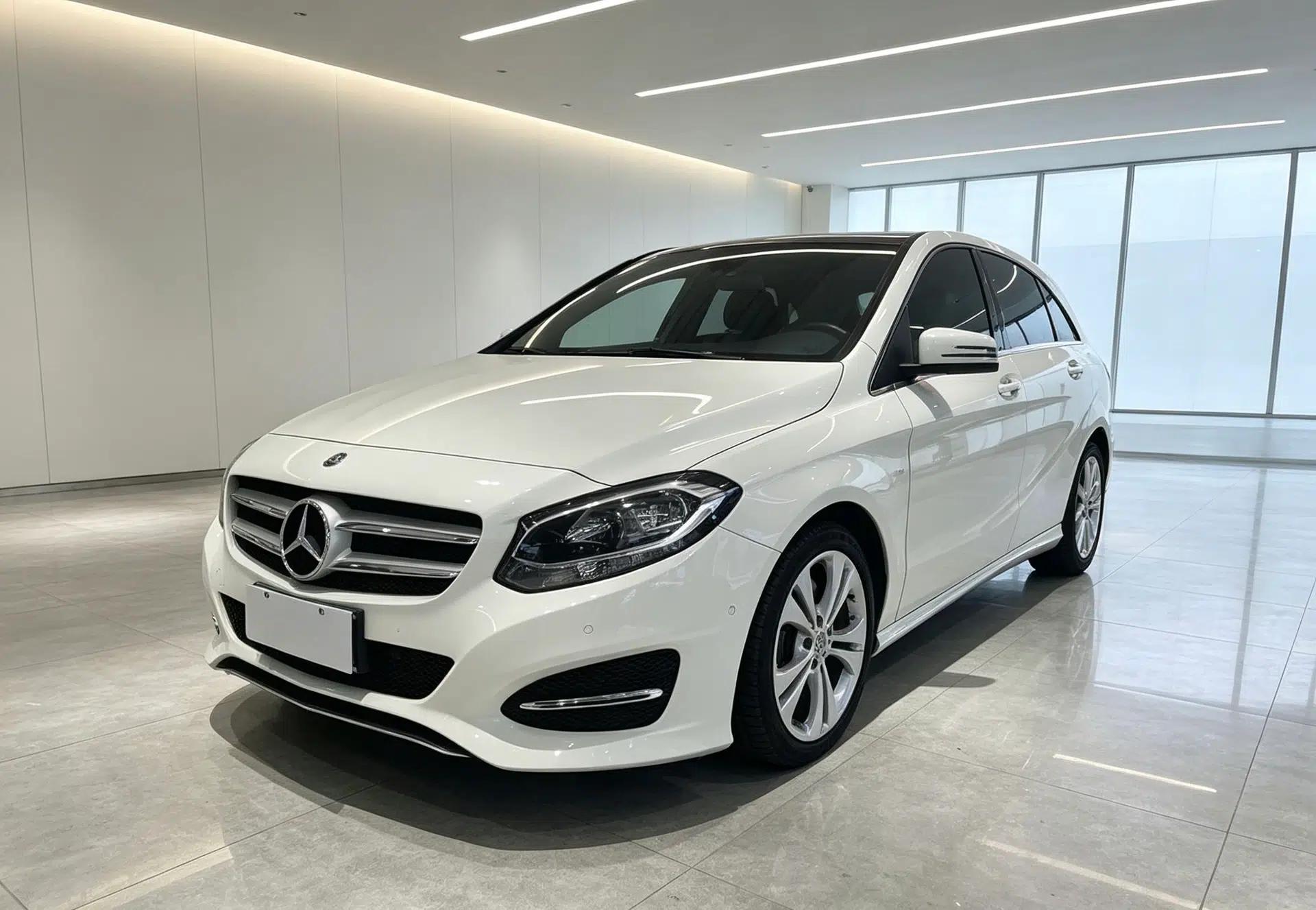 Mercedes-Benz B-Class 2019 B 200 Sport Edition — миниатюра 1