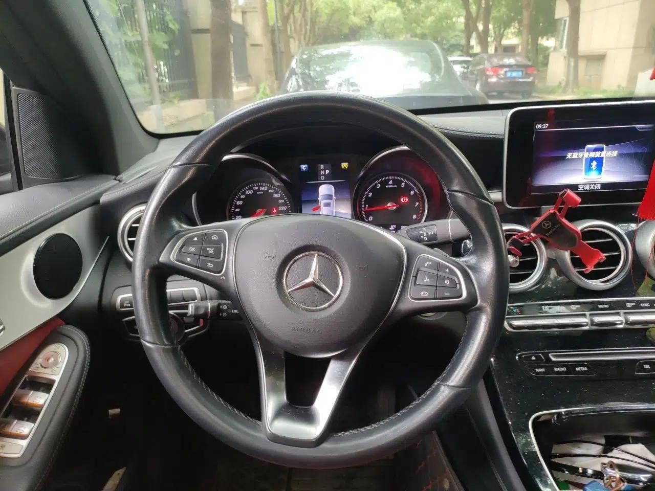 Mercedes-Benz GLC Coupe 2019 Facelift GLC 200 4MATIC Coupe SUV — миниатюра 10