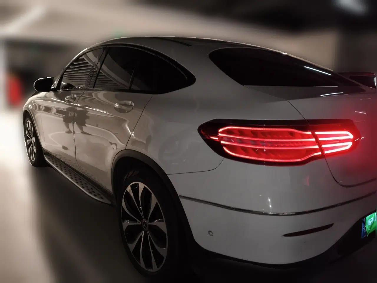 Mercedes-Benz GLC Coupe 2018 GLC 260 4MATIC Coupe SUV — миниатюра 4
