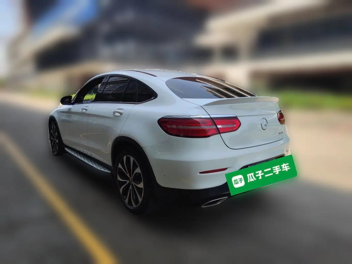 Mercedes-Benz GLC Coupe 2018 GLC 260 4MATIC Coupe SUV — миниатюра 4