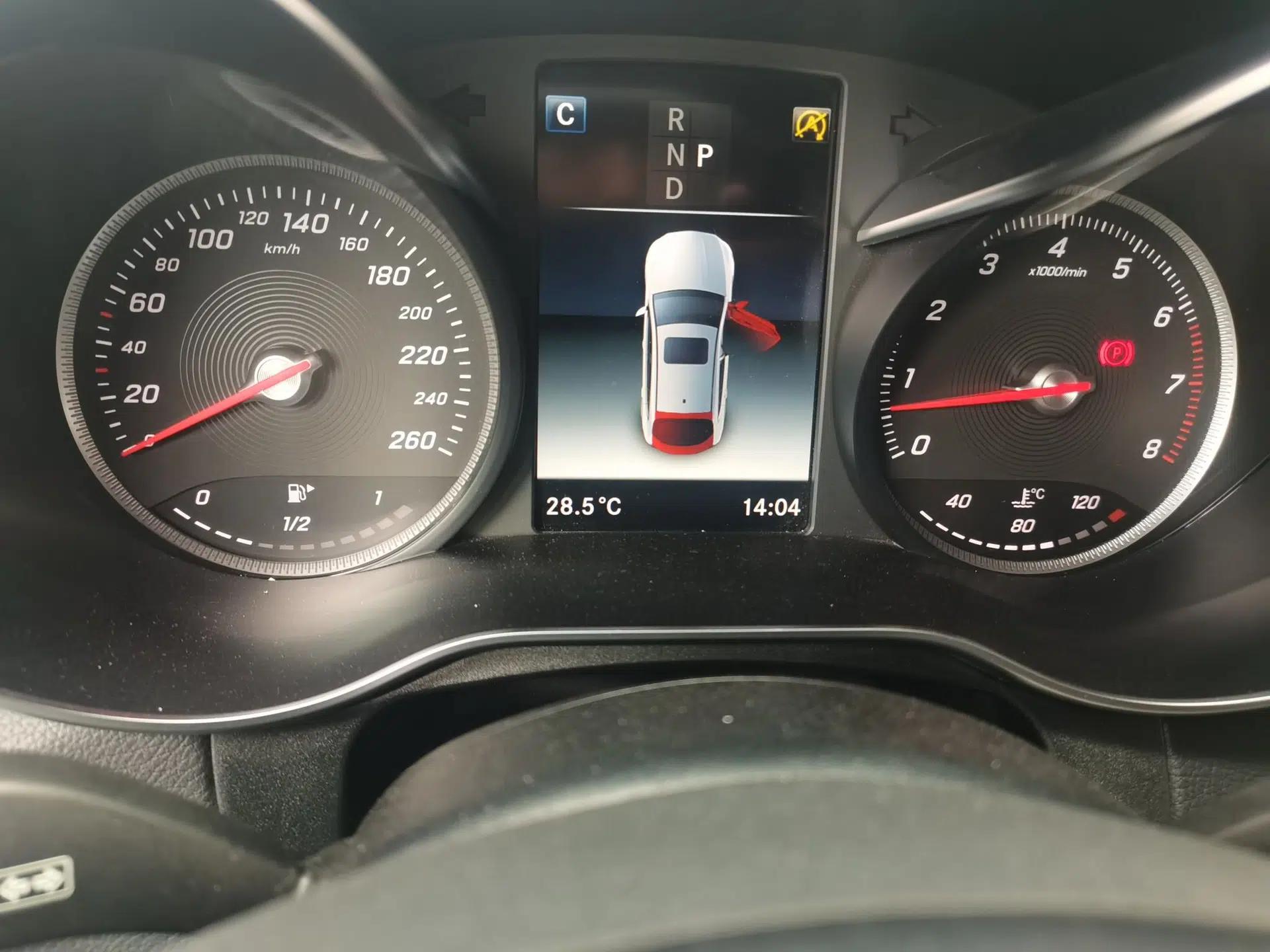Mercedes-Benz GLC Coupe 2019 GLC 260 4MATIC Coupe SUV — миниатюра 11