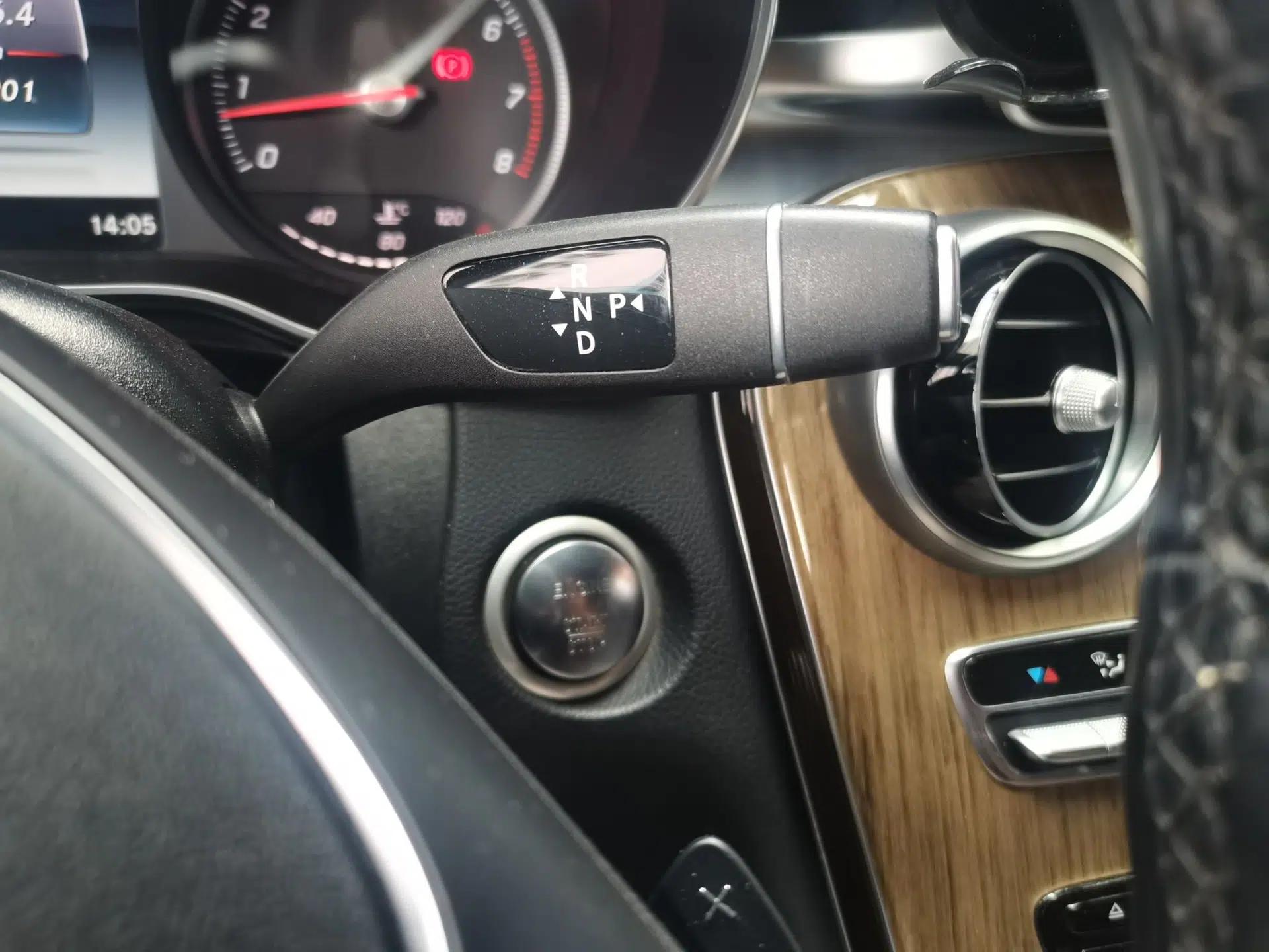 Mercedes-Benz GLC Coupe 2019 GLC 260 4MATIC Coupe SUV — миниатюра 14
